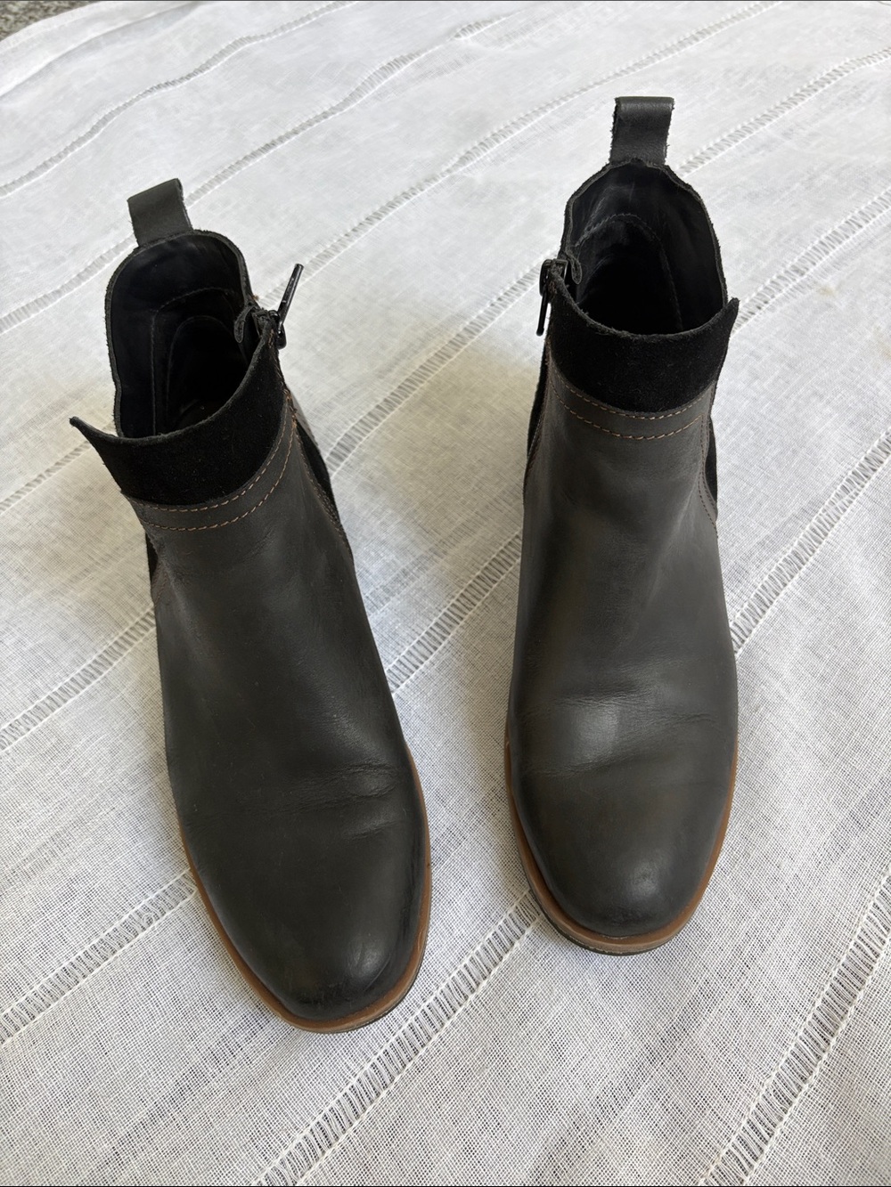 Korks Black Leather and Suede Ankle Booties